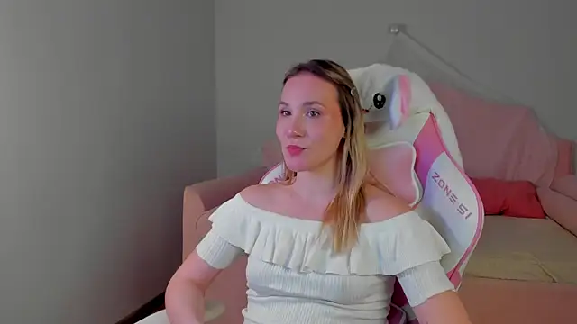 Chat +18 de ElaraVoltage ao vivo