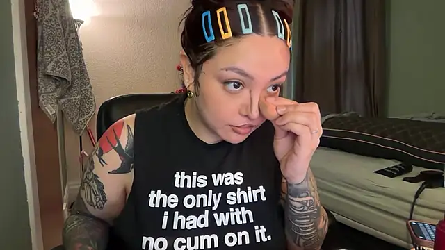 Pumpkin_bunny Show in webcam