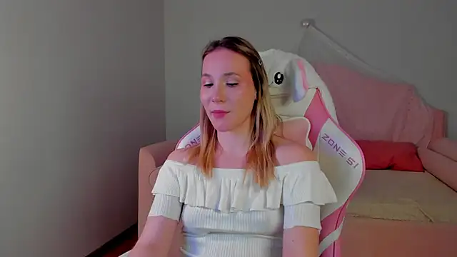 ElaraVoltage Live XXX Chat