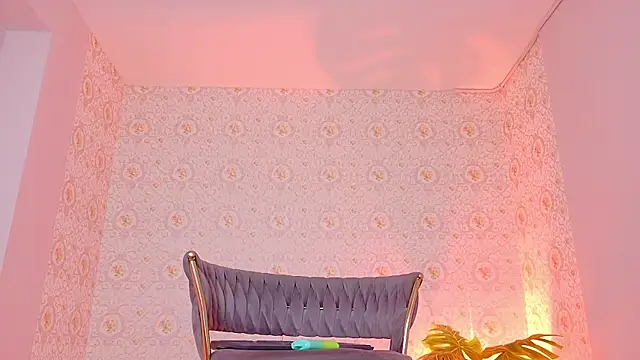 Mikavelvet08 webcam show