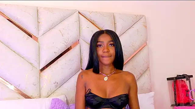 AlanaDoll Adlı Modelin Canlı XXX Sohbeti