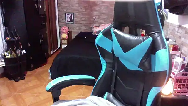 AngelaQueen_ Adlı Modelin Canlı XXX Sohbeti