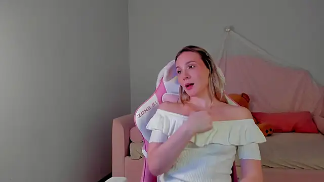 ElaraVoltage: онлайн-секс-чат