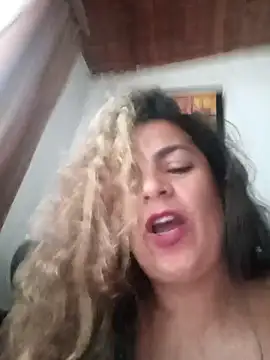 Mia-Glow Show Webcam