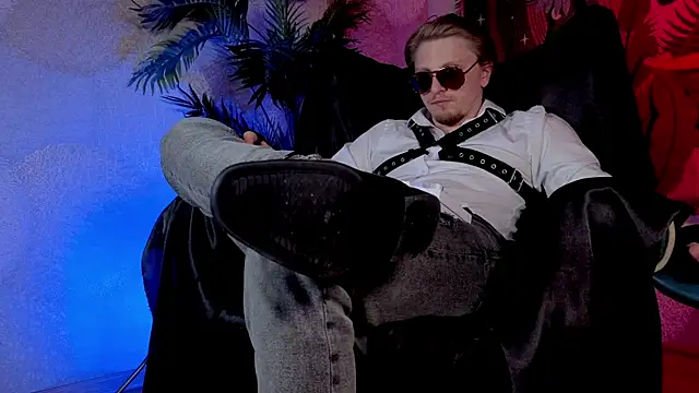 Chat XXX en directo de Vincent_Hardman