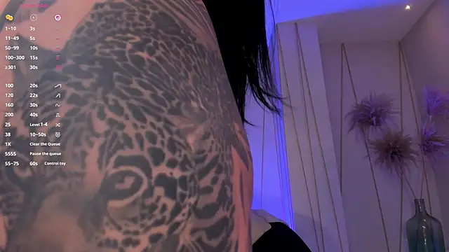 Chat XXX en directo de LizzHamilton__