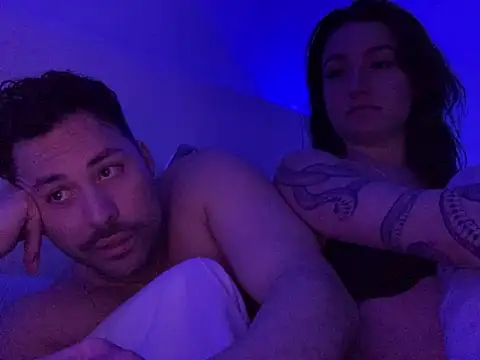 Show modela peachessixnine na web-kameri