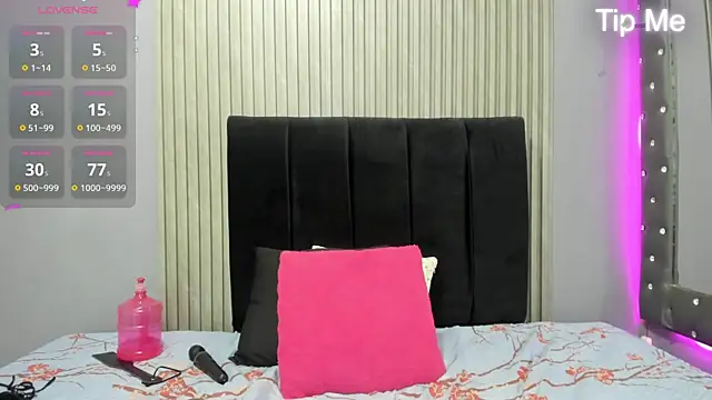 Paulinna_Curvy Webcam-Show