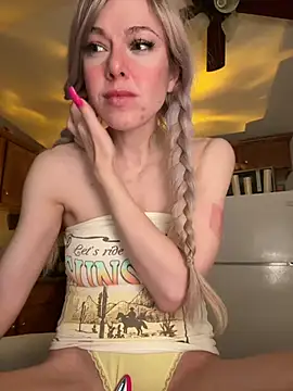 propertyofdaddy élő XXX-chatje