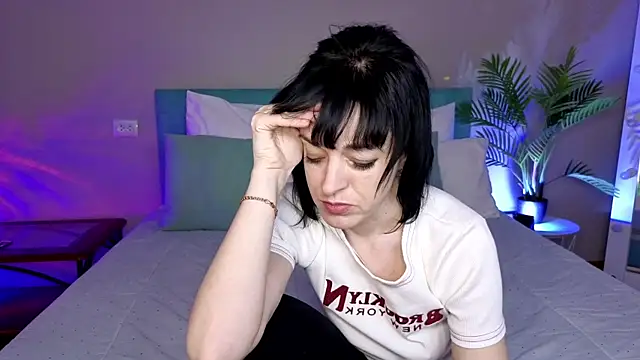 Czat XXX na żywo – Minimolly_