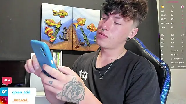 Green_acid01 Show Webcam