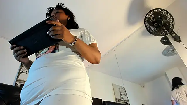 Kymy_marquez's Live XXX Chat