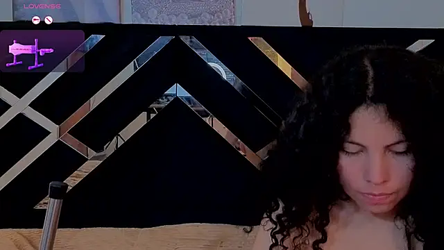 Zoe-yanin's Live XXX Chat