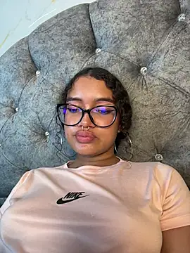 Bunny_fire Chat XXX in diretta