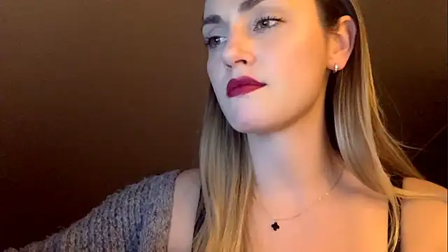 ScarlettSensitive's Live XXX Chat