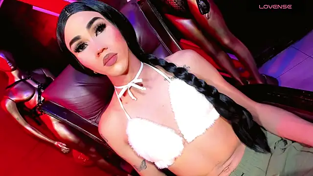 Вебкам-шоу emelly_horny_