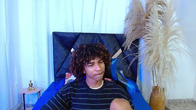 Pokazy przed kamerką – angelll18_