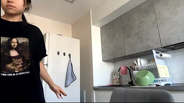 SweetMiaXO Show in webcam