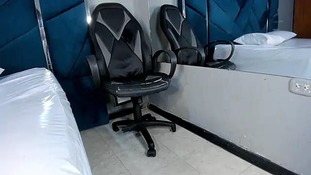 Chat +18 de Keitty_Rose ao vivo