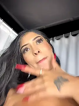 MystiqueXXX élő XXX-chatje