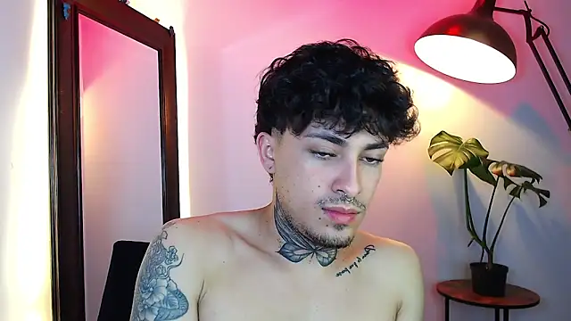 Pokazy przed kamerką – stevennavarro