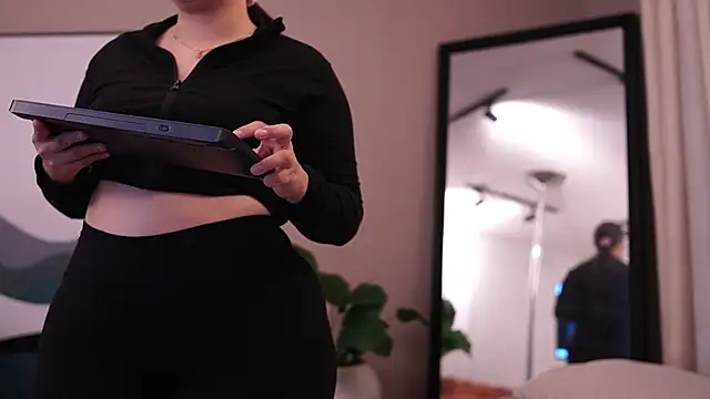 Chat +18 de Tayler_Kim ao vivo