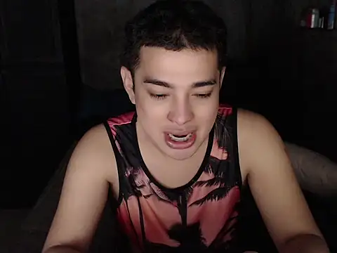 Treat2Heaven 网络视讯表演