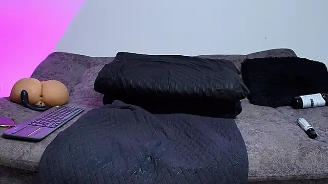 แชท XXX สดของ BrayaanFit