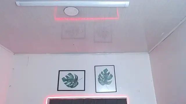 selena_yourmilf's Webcam Show