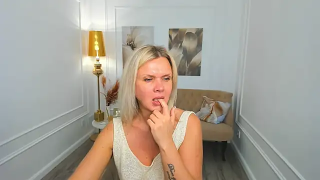 Živý XXX chat AgathaKlouin