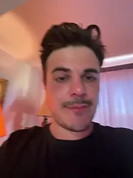 Show de Millennialcum na webcam