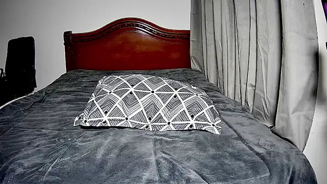 Chat +18 de Nickiki-666 ao vivo