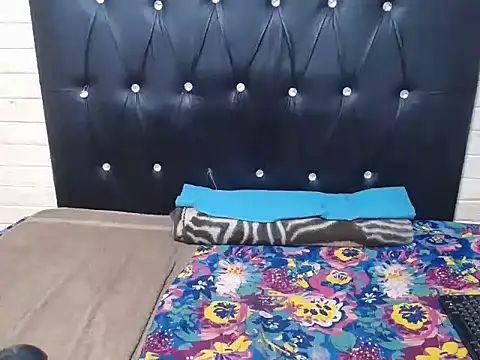 InnocentSlutXx – Live XXX-chat