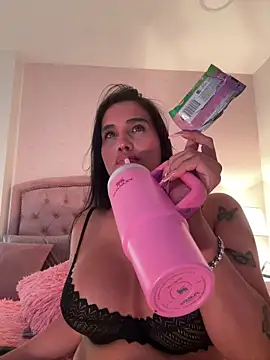 Bella__Wood Webcam show