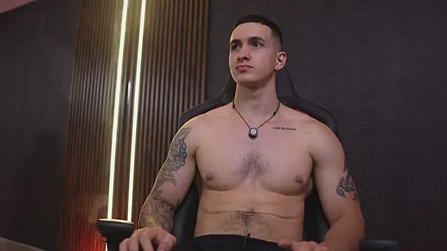 Онлайн чат XXX JacksonOlsenn