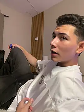 FireGuy_99 Live XXX Chat