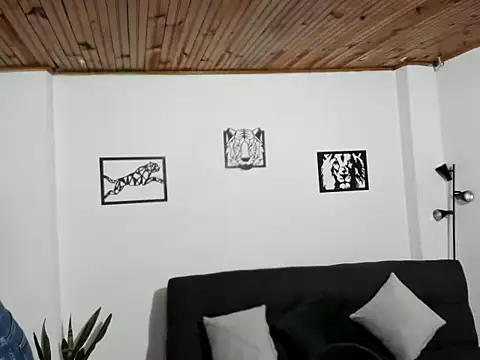 LinaBrowmのライブXXXチャット