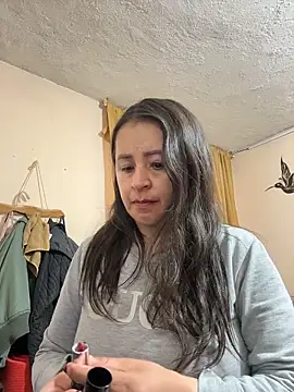 latinfemale Show in webcam