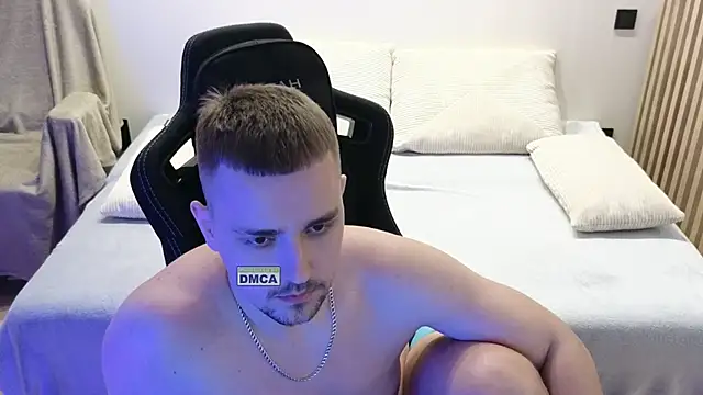 Larstar01 élő XXX-chatje