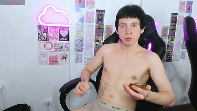 Chatroom XXX en direct de CutieKai_