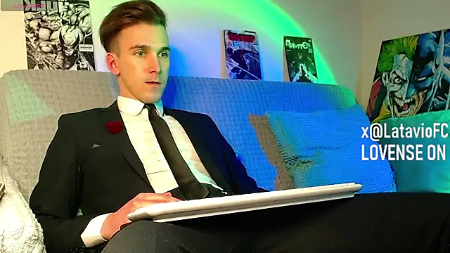 Midnighter_ 在線直播表演