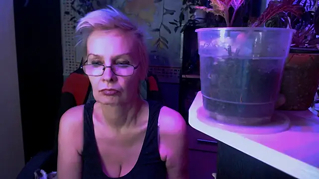 HelgaHimmell Adlı Modelin Canlı XXX Sohbeti