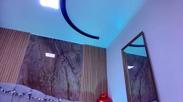 Chat +18 de luce_williams ao vivo