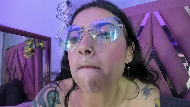 viollettaa_ Webcamshow