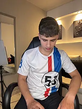 AdrianRinaldiのウェブカメラショー