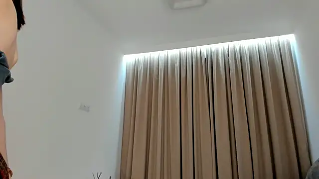 RoyceKintzel Adlı Modelin Canlı XXX Sohbeti