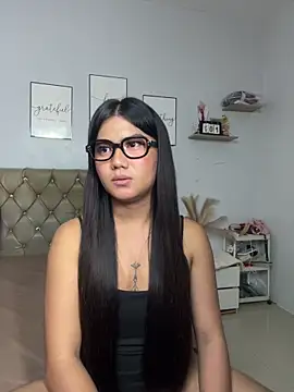 JassmineLove 在線直播表演