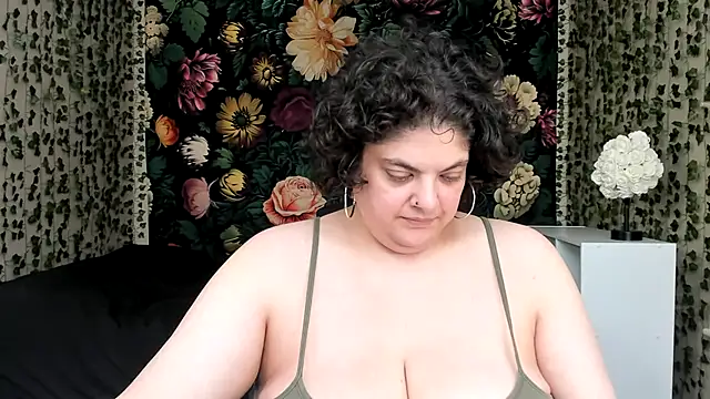 Exxxotic_Melons Show in webcam