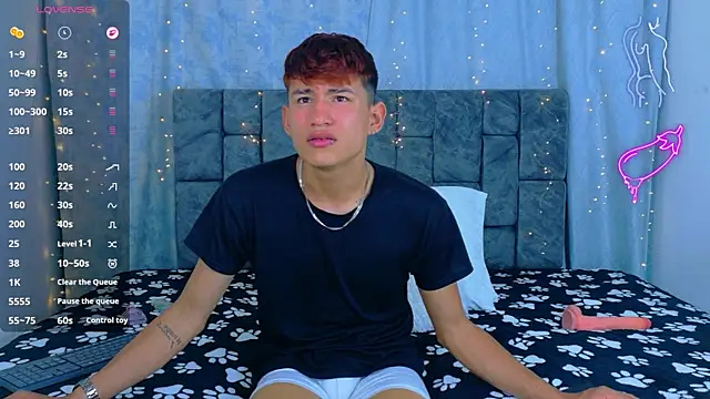 Chat +18 de NicolasTorrez ao vivo