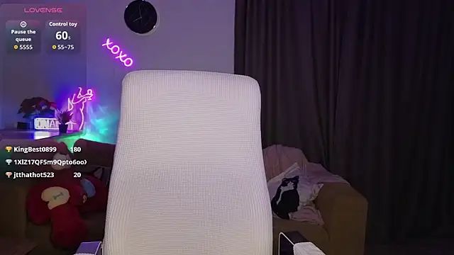 XXX chat uživo modela adrelaxina